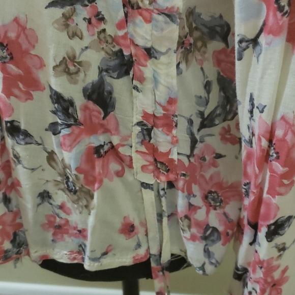 Miss Bella shirt size S - Picture 3 of 4